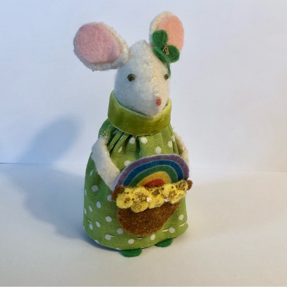 pot of gold felt mouse hand-sewn handmade St. Patrick's Day Irish lucky - Picture 1 of 9